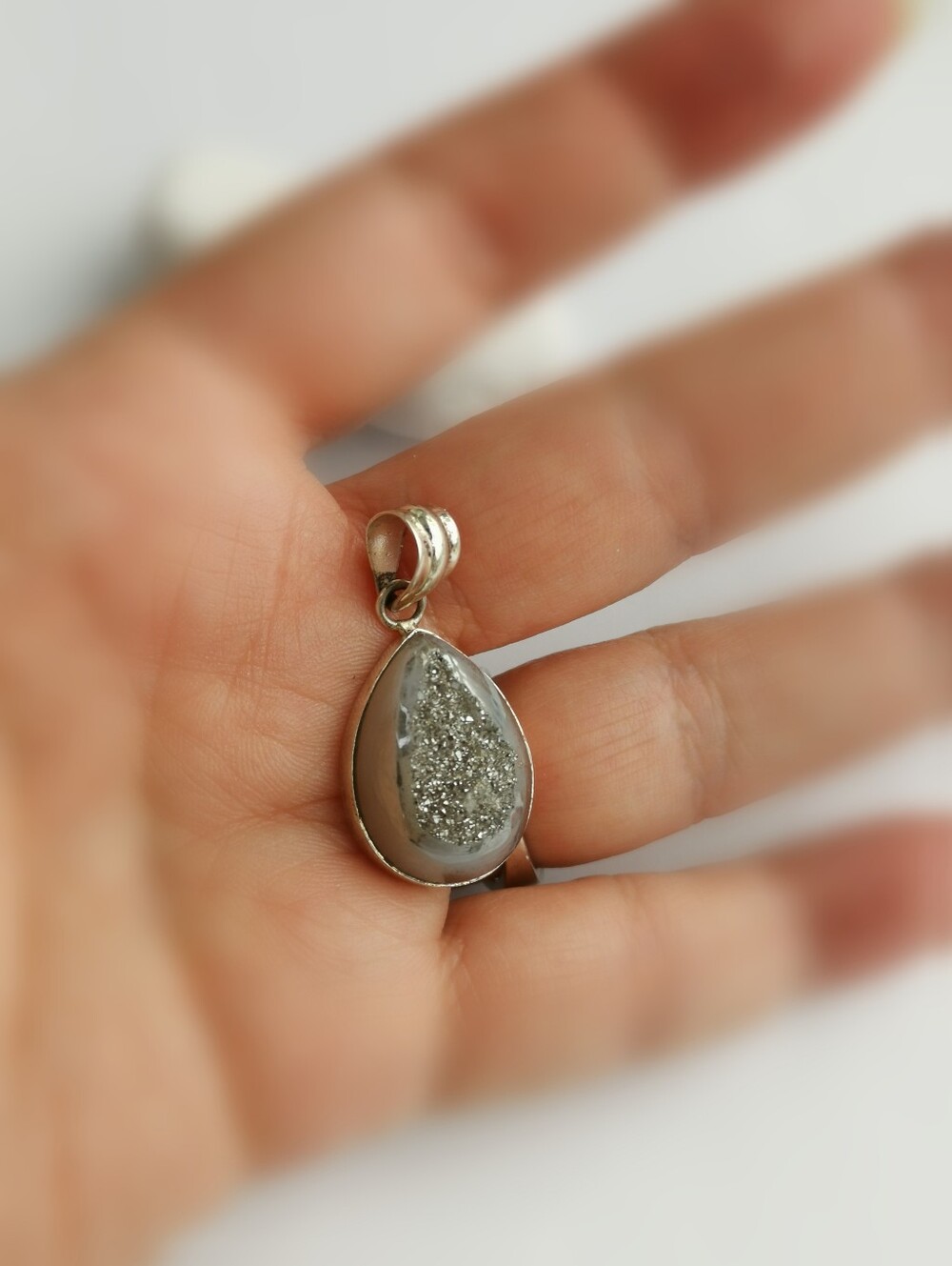 Vintage Modernist sterling silver druzy quartz pendant necklace - Picture 5 of 10
